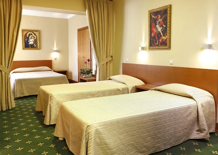 Domus Pacis מלון 3*