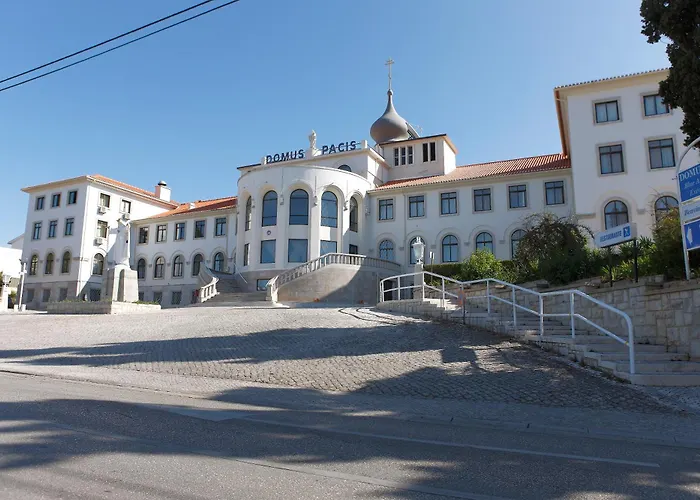 מלון Domus Pacis 3*